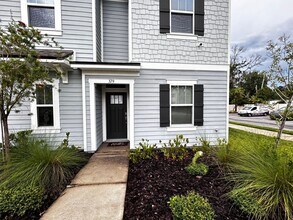 379 Annies Pl in Jacksonville, FL - Building Photo - Building Photo