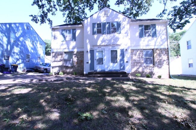 property at 7535 State Line Rd