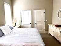 11 Perimeter E Ctr photo'