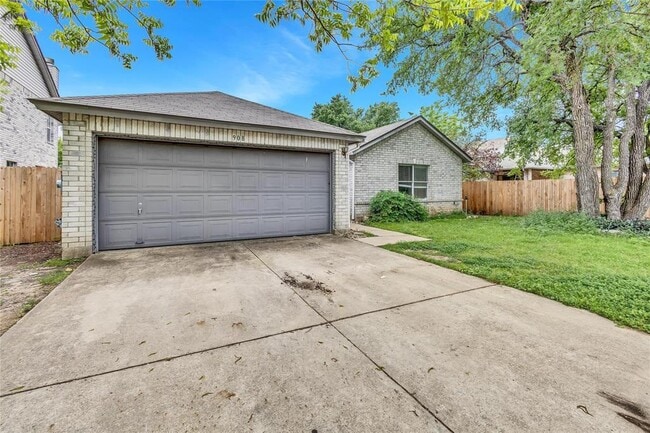 908 Dogwood Trail