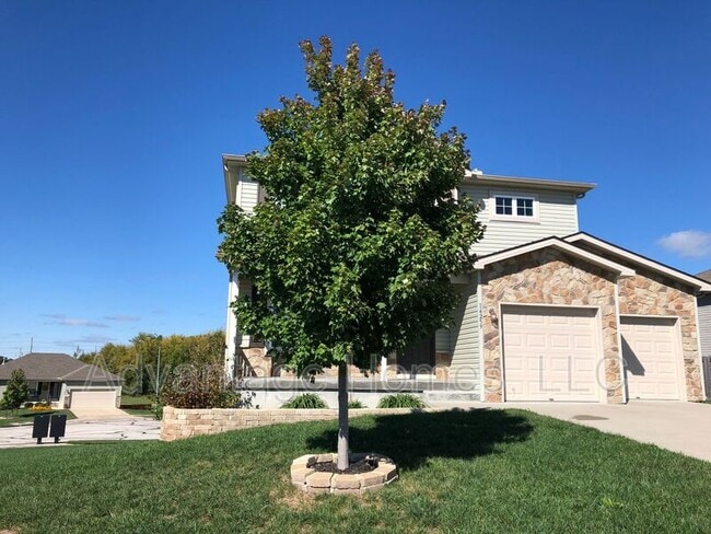 property at 14259 Oakland Ct