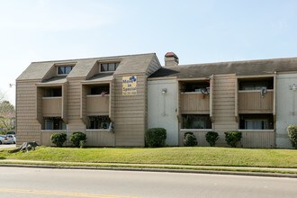 Santa Barbara Apartments in Houston, TX - Building Photo - Building Photo