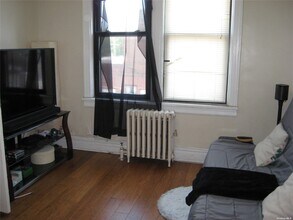 266 Jericho Turnpike-Unit -Back in Mineola, NY - Foto de edificio - Building Photo