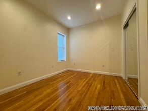 1801 Beacon St, Unit 8 in Brookline, MA - Building Photo - Building Photo
