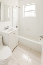 3504 Lantana St in Ft. Myers, FL - Foto de edificio - Building Photo