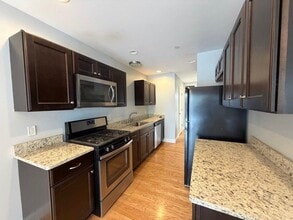 75 Deerwood Dr in Nashua, NH - Building Photo - Building Photo