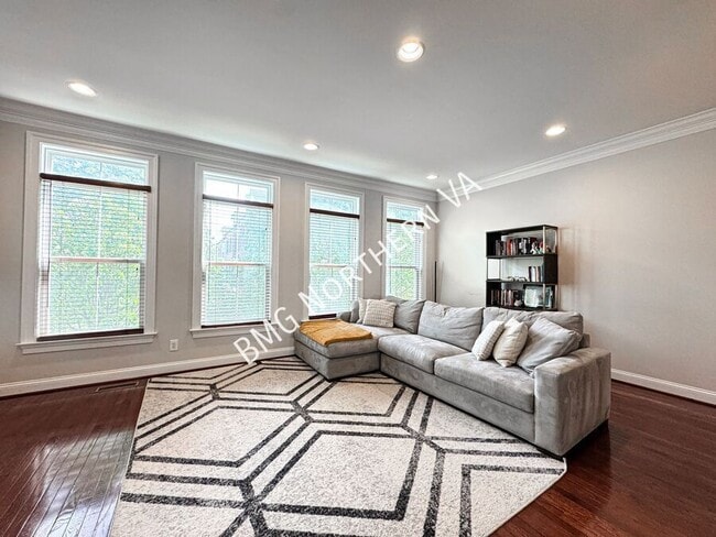 9471 Canonbury Square in Fairfax, VA - Building Photo - Building Photo