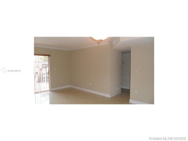 2925 W 80th St-Unit -101 in Hialeah Gardens, FL - Building Photo