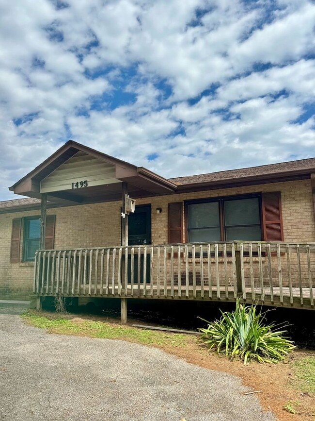 property at 1495 Sandy Cir