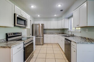 9524 Pointe Aux Chenes Rd in Ocean Springs, MS - Building Photo - Building Photo