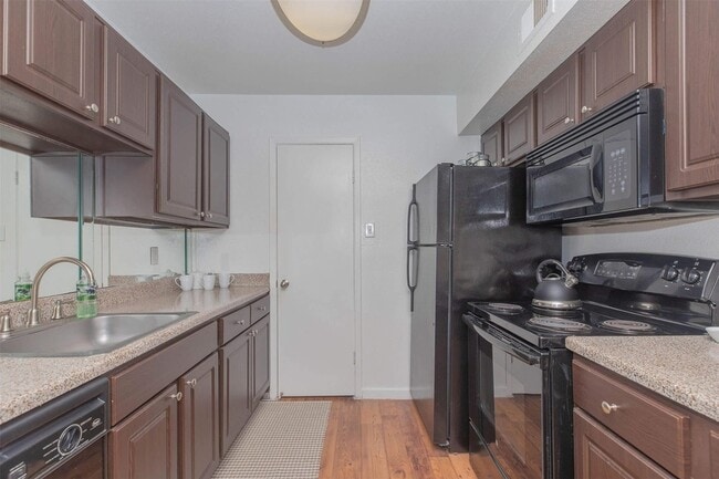 21717 Inverness Forest Blvd, Unit 2801 in Houston, TX - Building Photo - Building Photo