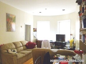 12 Wait St, Unit 2F in Boston, MA - Foto de edificio - Building Photo