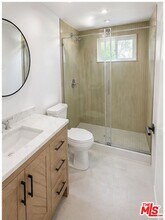 7011 Andasol Ave in Los Angeles, CA - Building Photo - Building Photo