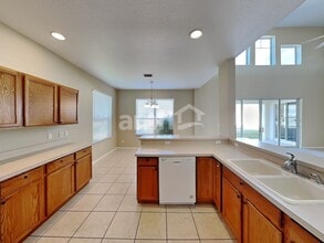 6101 41st St E in Bradenton, FL - Foto de edificio - Building Photo