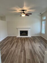 1275 W Kramer Ridge Rd in Reedley, CA - Foto de edificio - Building Photo