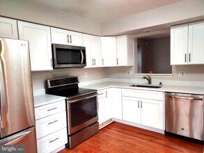 10628 Sawdust Cir in Rockville, MD - Building Photo - Building Photo