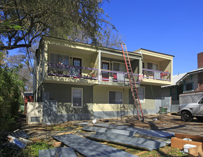 Mark Twain Apartments in Austin, TX - Building Photo - Building Photo