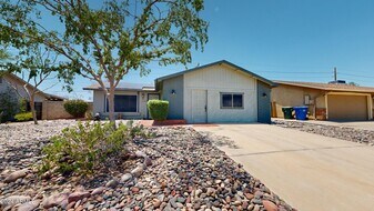 11020 S Mandan St in Phoenix, AZ - Building Photo