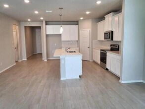 5913 Hopkins Dr in Providence Village, TX - Building Photo - Building Photo