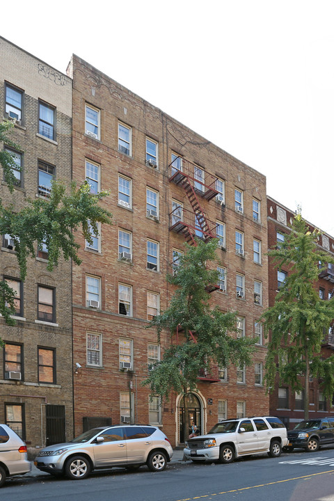 81 Seaman Avenue in New York, NY - Building Photo