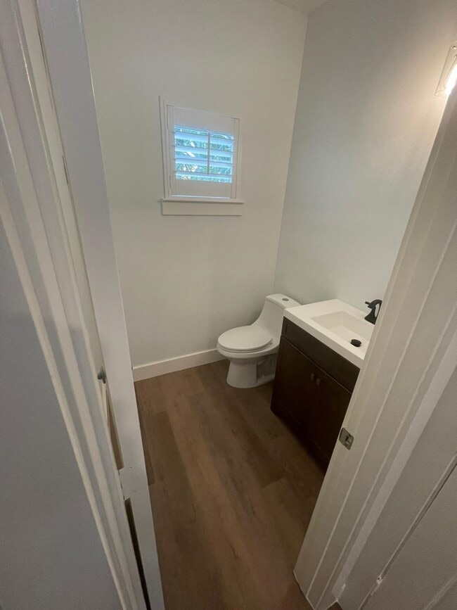 7123 Windwater Pkwy S