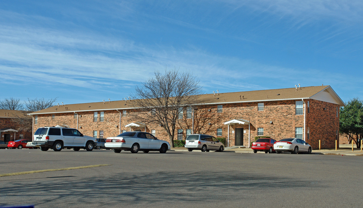 The Ella in Lubbock, TX - Building Photo