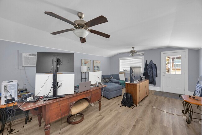 331-335 N Olive St in Orange, CA - Building Photo - Building Photo