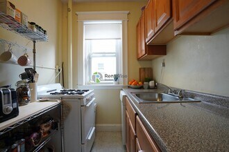 221 Kelton St in Brighton, MA - Building Photo - Building Photo