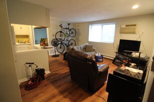 255 Medford St in Somerville, MA - Building Photo