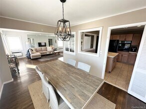 133 Cleveland Ave in Long Beach, NY - Building Photo - Building Photo