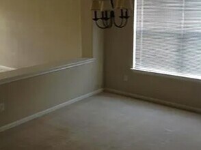 811 Shadow Creek Blvd in Buda, TX - Building Photo - Building Photo