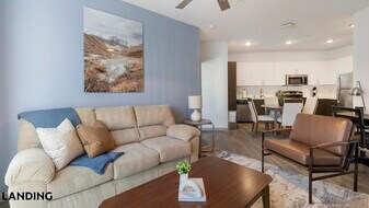 1001 S Center St in Arlington, TX - Building Photo