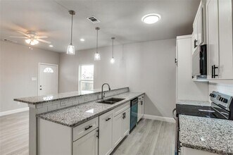 1609 Daniel St in Fort Worth, TX - Foto de edificio - Building Photo