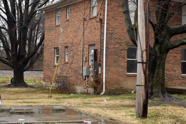 10408 Greentree Ln in Louisville, KY - Building Photo - Building Photo