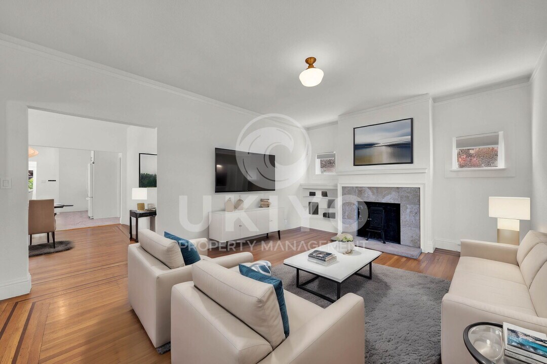 1108 Dwight Way in Berkeley, CA - Building Photo
