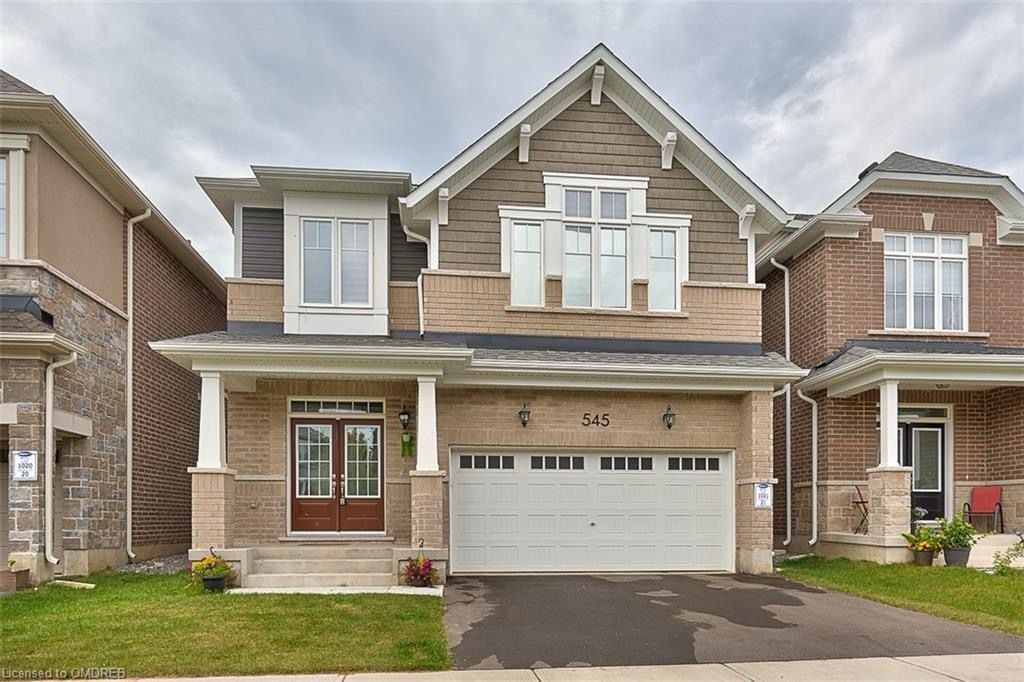 545 Kennedy Cir W in Milton, ON - Building Photo