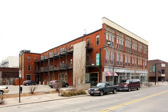 Capitol Village Lofts in Des Moines, IA - Foto de edificio - Building Photo