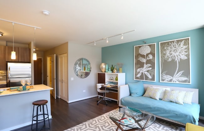 property at 345 W Hubbard St