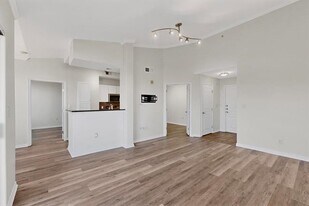 330 Las Colinas Blvd E in Irving, TX - Building Photo