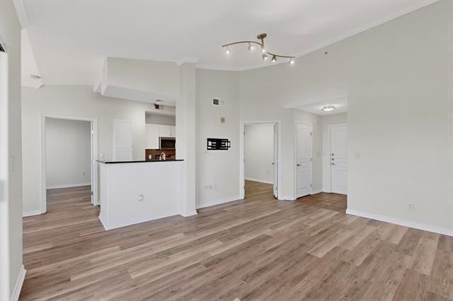 330 Las Colinas Blvd E