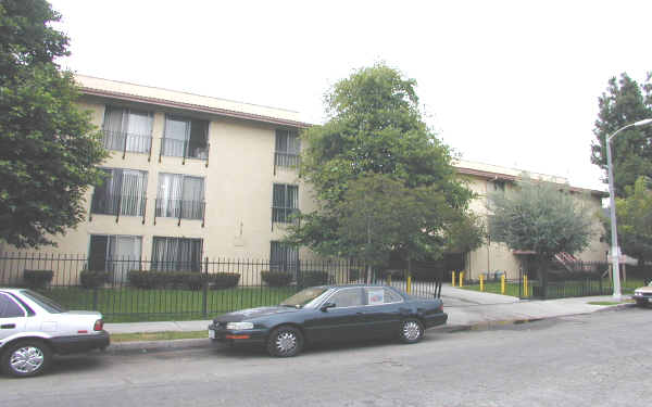 B09--2126-50 S OAK / 867-89 W 23rd in Los Angeles, CA - Foto de edificio