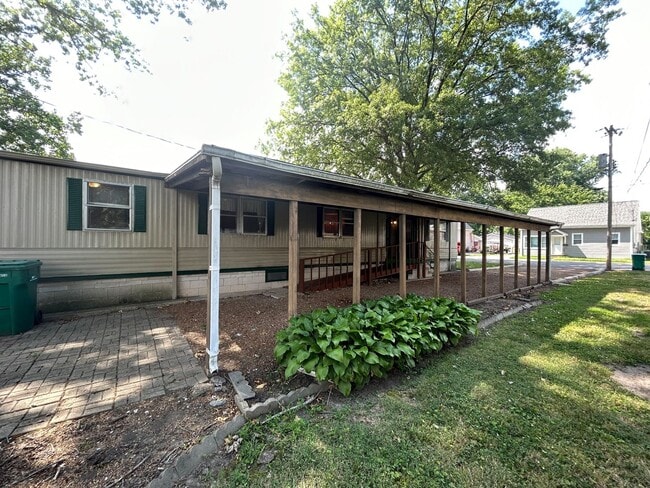 property at 40 W Green St
