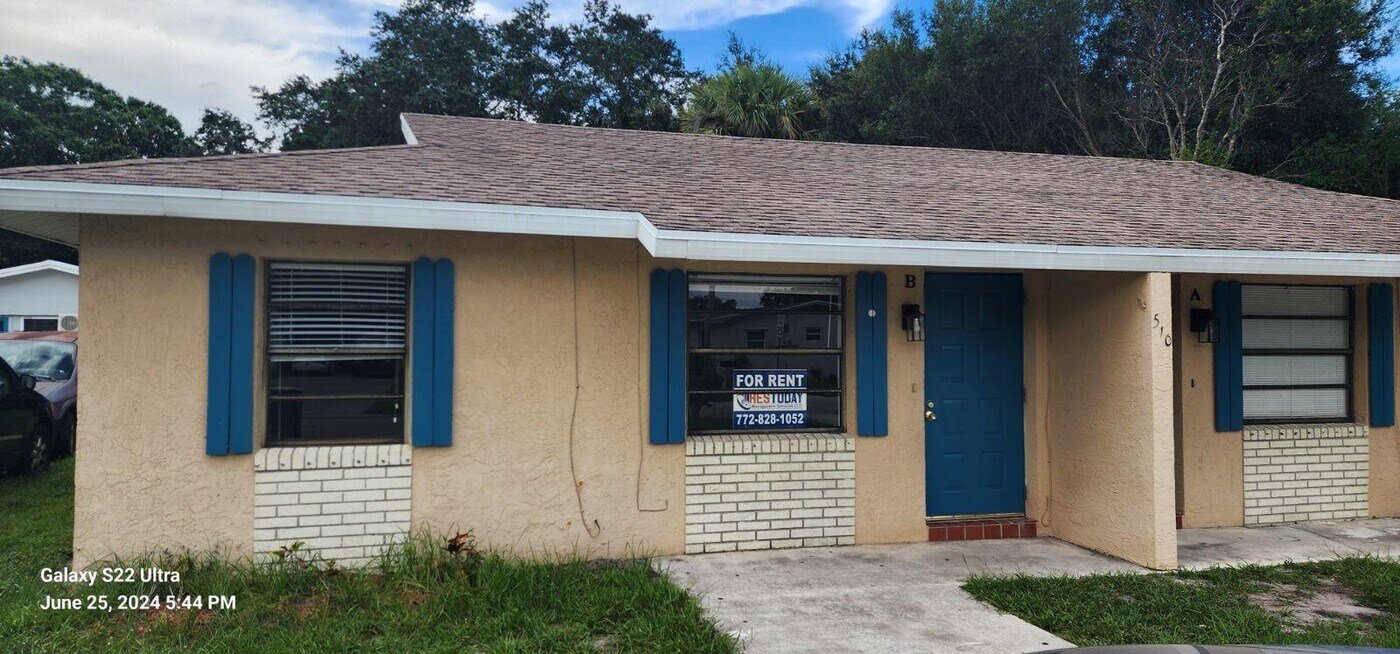510 Wisteria Ave in Fort Pierce, FL - Building Photo