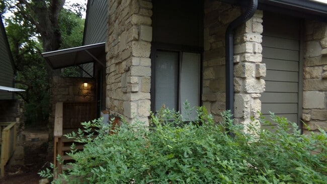1606 Waterloo Tr in Austin, TX - Building Photo - Building Photo