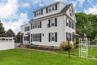 25 Highland St in Woburn, MA - Building Photo - Building Photo
