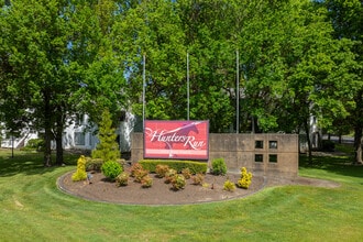 Hunters Run in Beaverton, OR - Building Photo - Building Photo