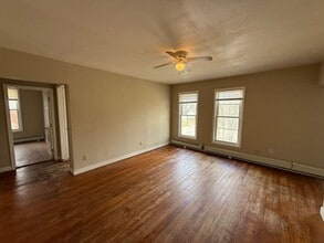 562 Edmund Ave W in St. Paul, MN - Building Photo - Building Photo