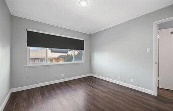 2105 E Ocean Blvd in Long Beach, CA - Building Photo - Building Photo