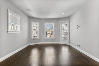 83 Centre St in Boston, MA - Foto de edificio - Building Photo