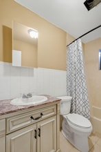 2061 NW 27th St in Miami, FL - Building Photo - Building Photo